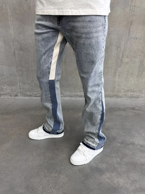 Flared Jeans - Blue - Image 4