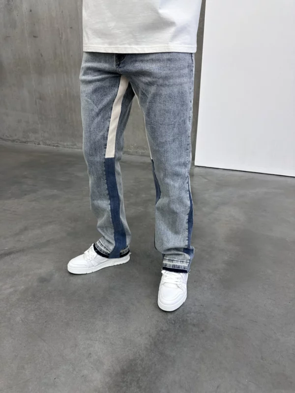 Flared Jeans - Blue - Image 3