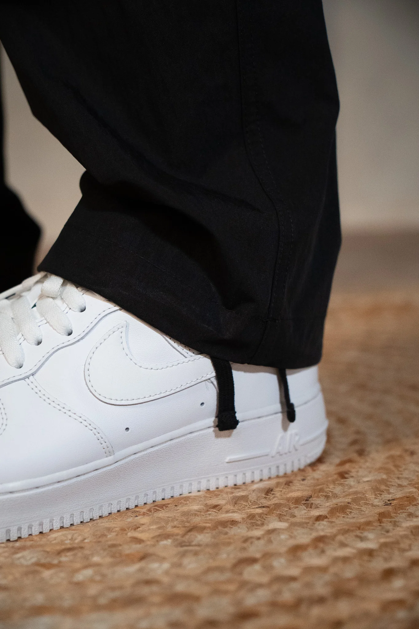 Essential Parachute Cargo Pants - Black - Image 5