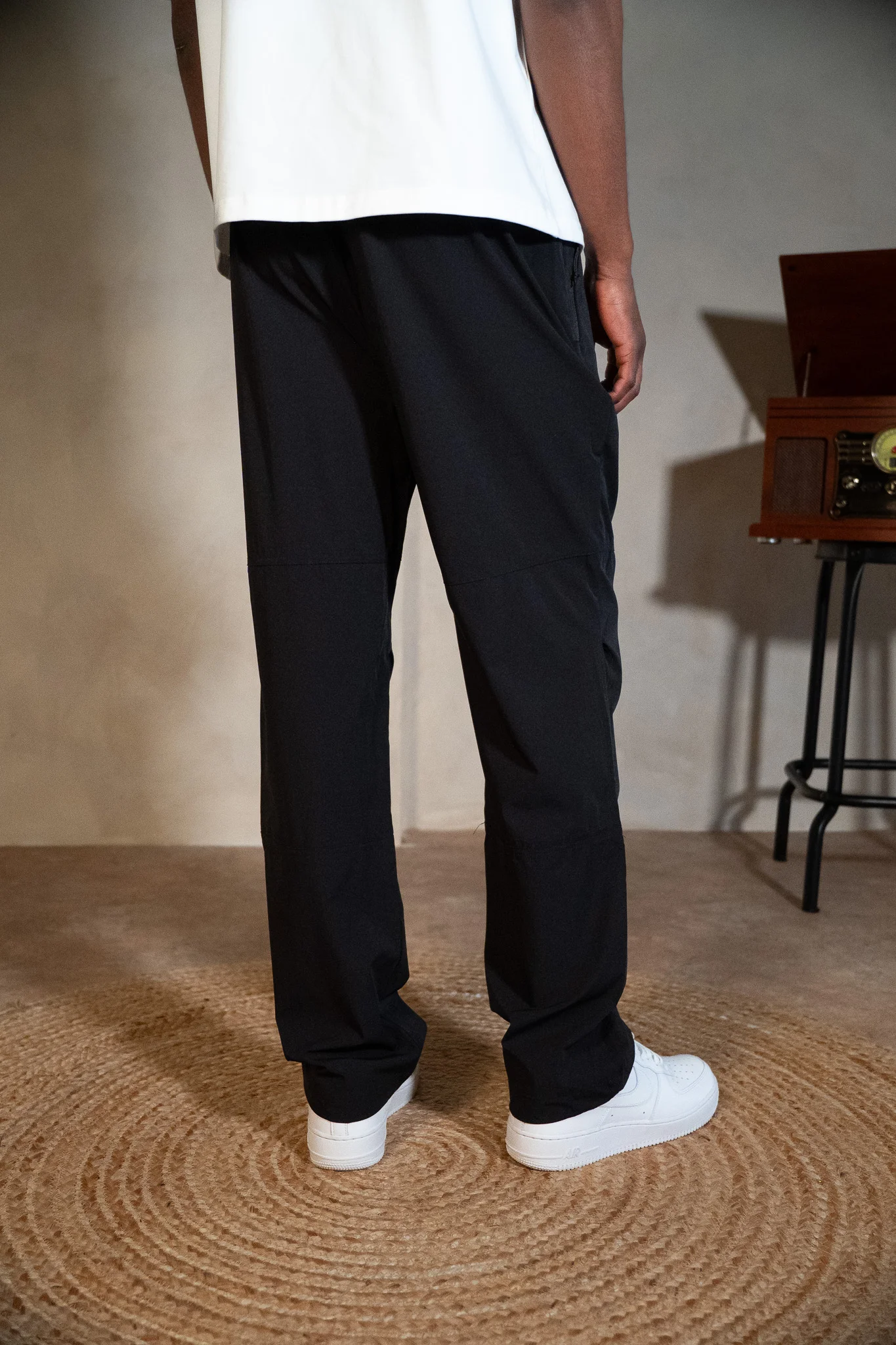 Essential Everyday Pants - Black - Image 4