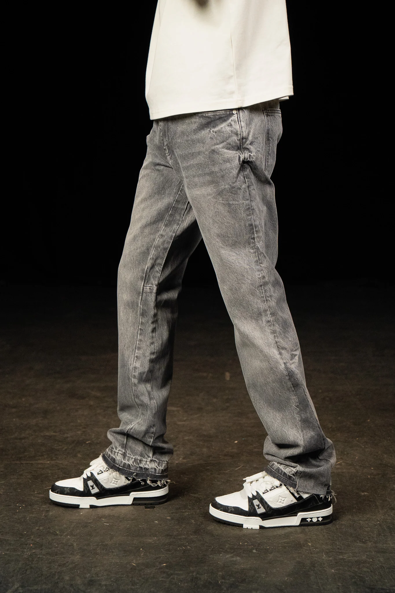 Flared Jeans - Triple Grey - Image 4