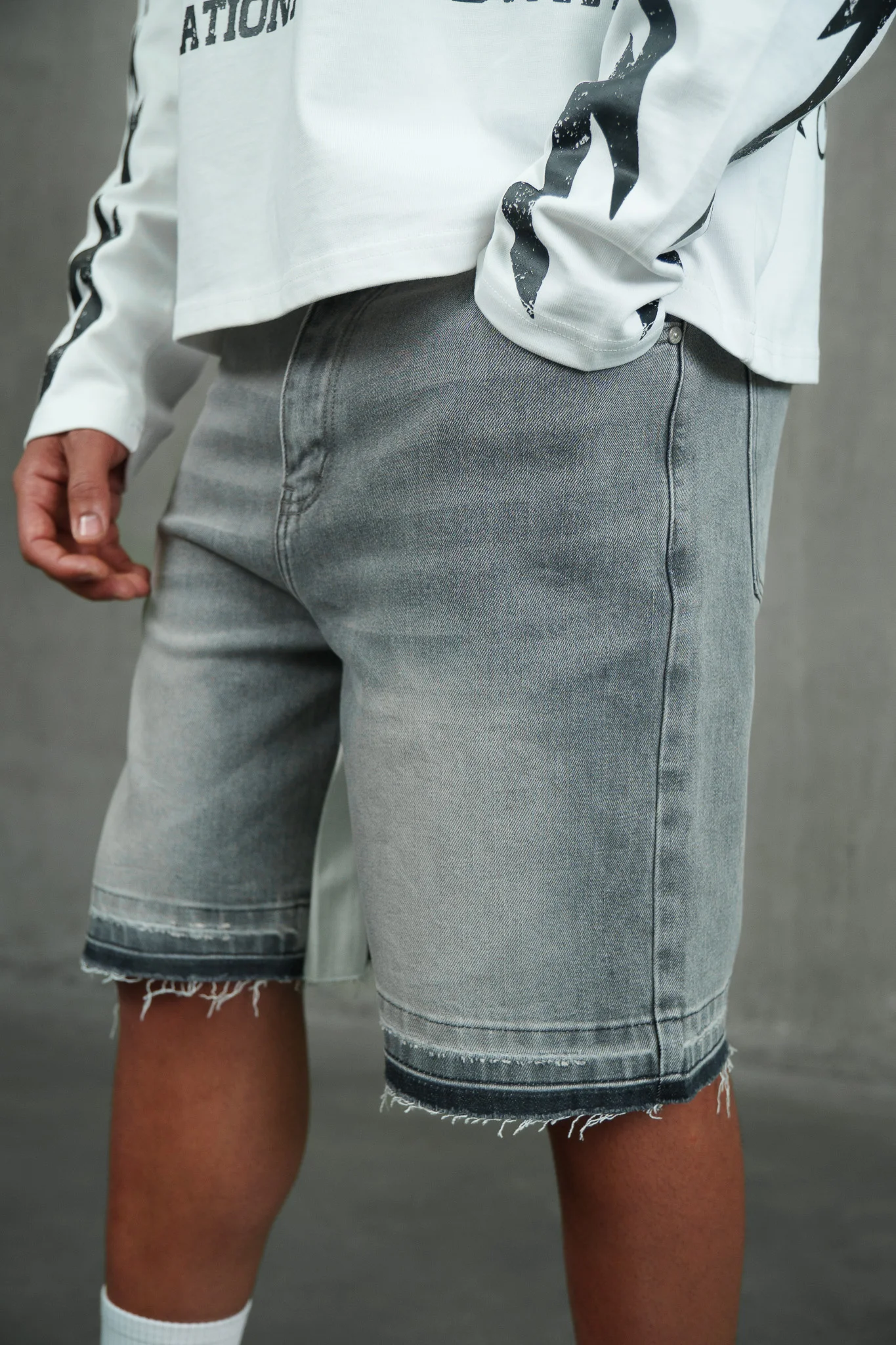 Panelled Jorts - Light Grey - Image 4